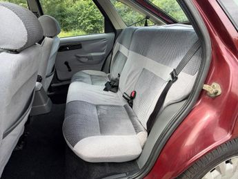 Ford Sierra 1.8 LX Hatchback 5dr Petrol Automatic (89 bhp)
