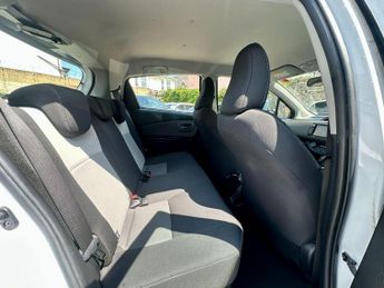 Toyota Yaris 1.5 VVT-h Icon E-CVT Euro 6 (s/s) 5dr