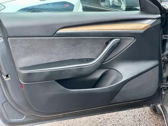 Tesla Model 3 (Dual Motor) Long Range Auto 4WDE 4dr