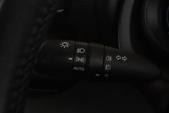 Toyota Yaris 1.5 VVT-h Design E-CVT Euro 6 (s/s) 5dr
