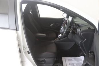 Toyota Yaris 1.5 VVT-h GR SPORT E-CVT Euro 6 (s/s) 5dr