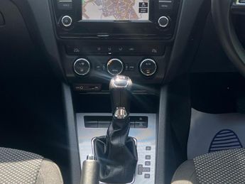Skoda Octavia 1.6 TDI SE Business DSG Euro 6 (s/s) 5dr