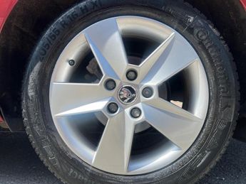 Skoda Octavia 1.6 TDI SE Business DSG Euro 6 (s/s) 5dr