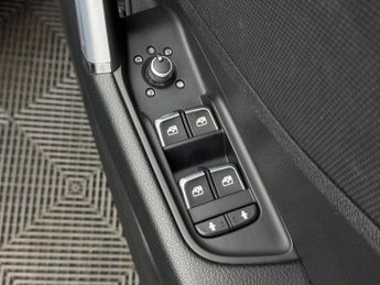 Audi Q2 1.5 TFSI CoD 35 S line S Tronic Euro 6 (s/s) 5dr