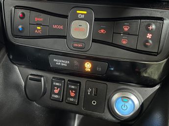 Nissan Leaf 40kWh Tekna Auto 5dr