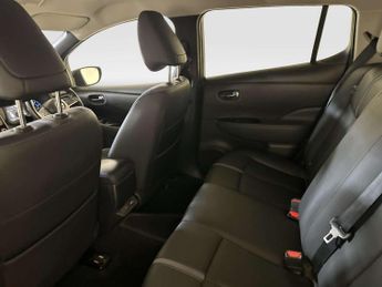 Nissan Leaf 39kWh Tekna Hatchback 5dr Electric Auto (150 ps)