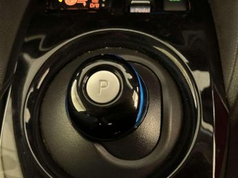 Nissan Leaf 39kWh Tekna Hatchback 5dr Electric Auto (150 ps)