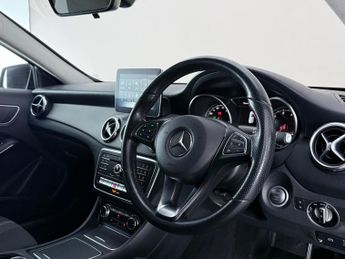 Mercedes-Benz GLA 1.6 GLA180 Urban Edition 7G-DCT Euro 6 (s/s) 5dr
