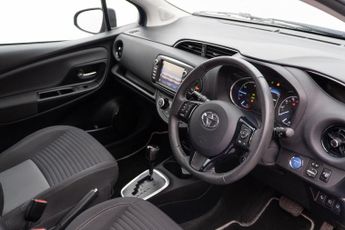 Toyota Yaris 1.5 VVT-h Design E-CVT Euro 6 (s/s) 5dr