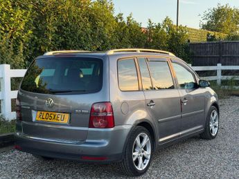 Volkswagen Touran 2.0 TDI Sport DSG 5dr (7 Seats)