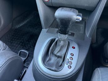 Volkswagen Touran 2.0 TDI Sport DSG 5dr (7 Seats)