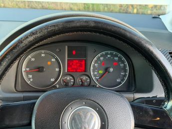 Volkswagen Touran 2.0 TDI Sport DSG 5dr (7 Seats)