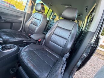 Volkswagen Touran 2.0 TDI Sport DSG 5dr (7 Seats)