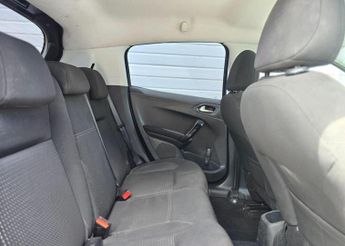 Peugeot 208 1.2 PureTech Active Euro 6 5dr