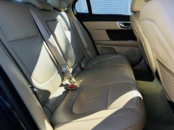 Jaguar XF 3.0d V6 Luxury Auto Euro 5 4dr