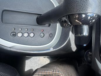 Nissan Juke 1.6 N-Connecta XTRON Euro 6 5dr