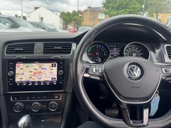 Volkswagen e-Golf 35.8kWh e-Golf Auto 5dr