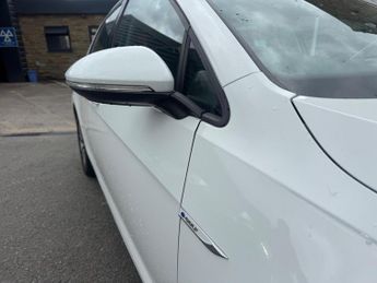 Volkswagen e-Golf 35.8kWh e-Golf Auto 5dr