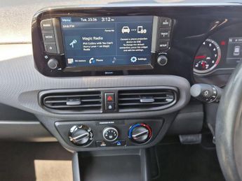 Hyundai i10 1.0 SE Connect Hatchback 5dr Petrol Auto Euro 6 (s/s) (67 ps)