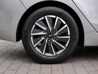 Hyundai IONIQ 38.3kWh Premium SE Hatchback 5dr Electric Auto (136 ps)