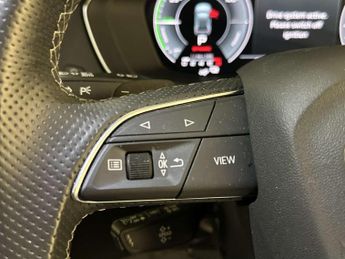 Audi Q5 2.0 TFSIe 50 S line SUV 5dr Petrol Plug-in Hybrid S Tronic quatt