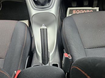 Toyota Auris 1.6 V-Matic SR Euro 5 5dr
