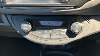 Toyota Yaris 1.5 VVT-h Icon E-CVT Euro 6 5dr
