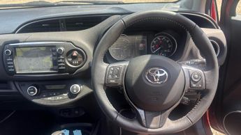 Toyota Yaris 1.5 VVT-h Y20 Bi-tone E-CVT Euro 6 (s/s) 5dr