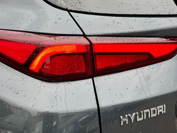 Hyundai KONA 64kWh Premium Auto 5dr (10.5kW Charger)