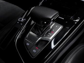 Audi A4 2.0 TFSI 35 Black Edition Saloon 4dr Petrol S Tronic Euro 6 (s/s