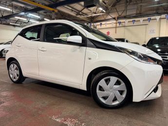 Toyota AYGO 1.0 VVT-i x-play Euro 6 5dr