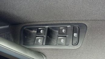 Volkswagen Golf 1.6 TDI SE Nav Hatchback 5dr Diesel DSG Euro 6 (s/s) (115 ps)