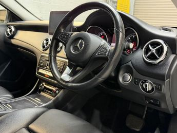 Mercedes-Benz GLA 1.6 GLA200 Sport (Executive) 7G-DCT Euro 6 (s/s) 5dr