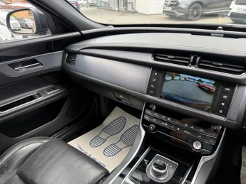 Jaguar XF 2.0d R-Sport Auto Euro 6 (s/s) 4dr