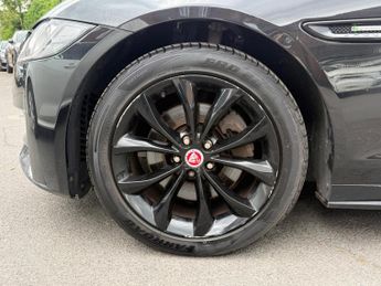 Jaguar XF 2.0d R-Sport Auto Euro 6 (s/s) 4dr
