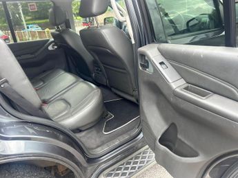 Nissan Pathfinder 2.5 dCi Tekna Auto 4WD Euro 5 5dr