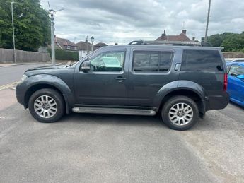 Nissan Pathfinder 2.5 dCi Tekna Auto 4WD Euro 5 5dr