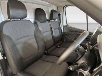 Renault Trafic 2.0 dCi Blue LL30 Advance Panel Van 5dr Diesel Manual L2 H1 Euro