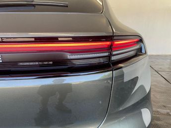 Porsche Macan 100kWh Auto 5dr