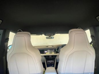 Porsche Macan 100kWh Auto 5dr