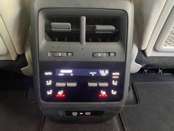 Porsche Macan 100kWh Auto 5dr