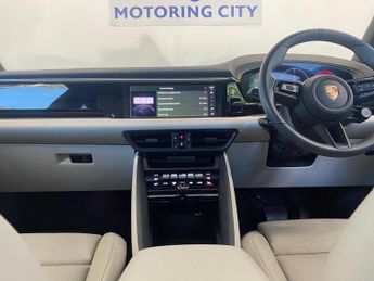 Porsche Macan 100kWh Auto 5dr