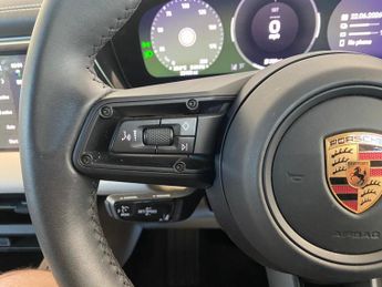 Porsche Macan 100kWh Auto 5dr