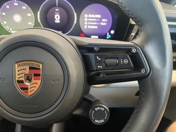 Porsche Macan 100kWh Auto 5dr