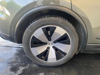 Porsche Macan 100kWh Auto 5dr