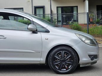 Vauxhall Corsa 1.4i 16v Club 5dr