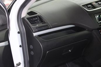 Suzuki Swift 1.2 SZ4 Hatchback 5dr Petrol Auto Euro 5 (94 ps)