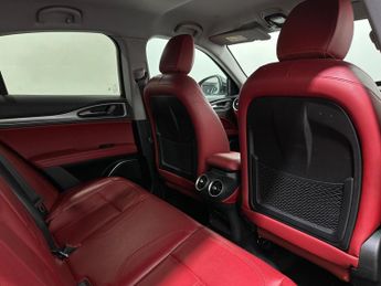 Alfa Romeo Stelvio 2.2 TD Speciale Auto Q4 AWD Euro 6 (s/s) 5dr