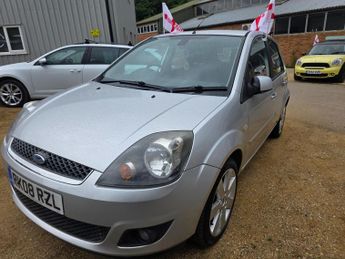 Ford Fiesta 1.6 Ghia Hatchback 5dr Petrol Automatic (176 g/km, 99 bhp)