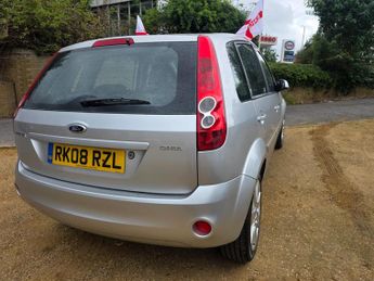 Ford Fiesta 1.6 Ghia Hatchback 5dr Petrol Automatic (176 g/km, 99 bhp)